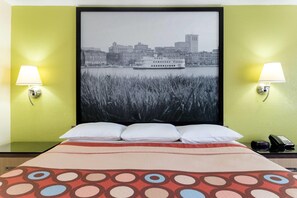 Een kluis op de kamer, een bureau, geluiddichte muren