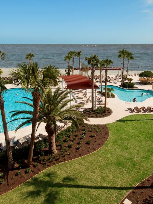 5 outdoor pools, pool umbrellas, sun loungers