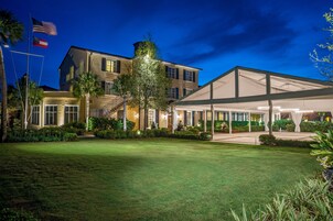 Hypo-allergenic bedding, pillowtop beds, in-room safe, desk