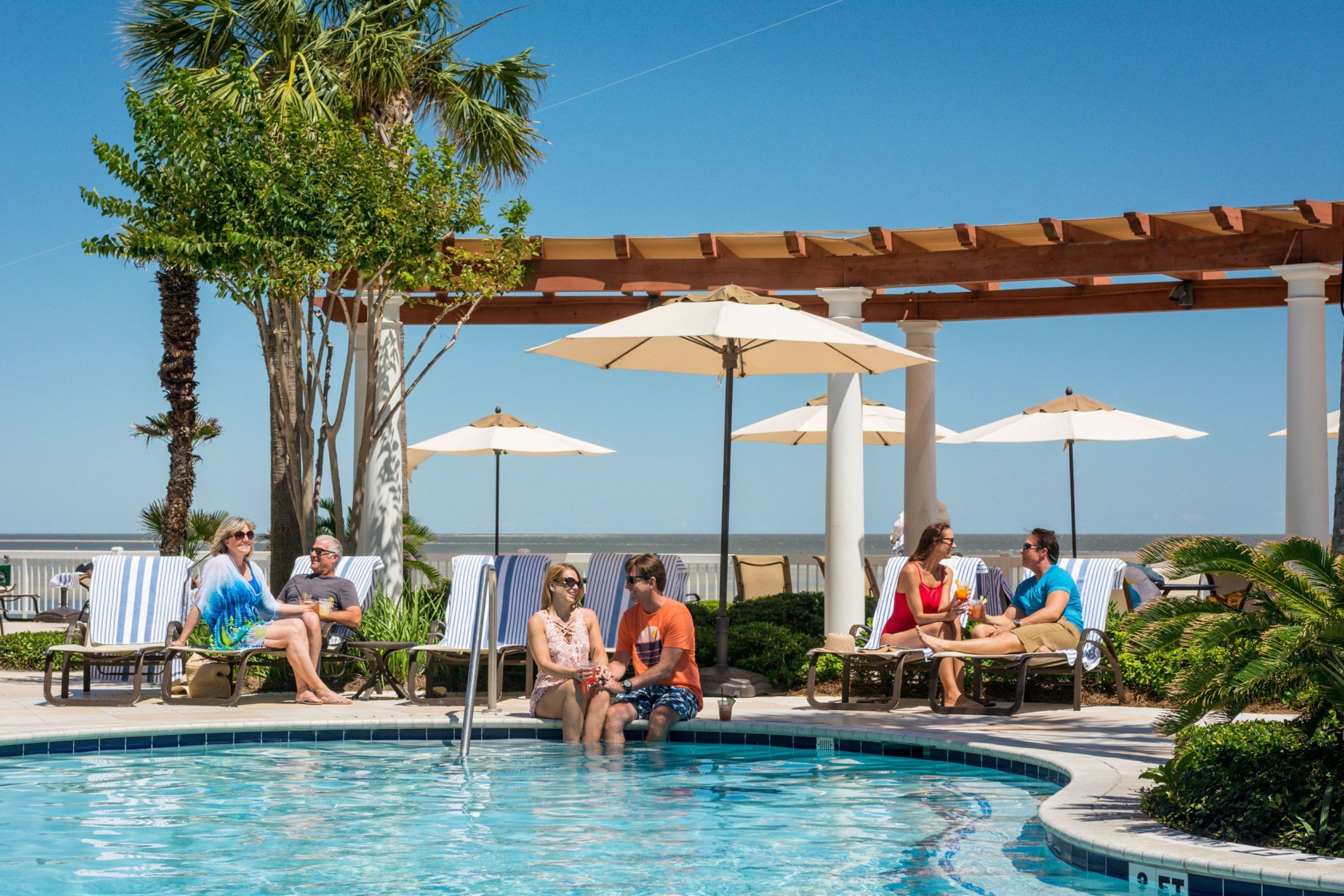 5 outdoor pools, pool umbrellas, pool loungers