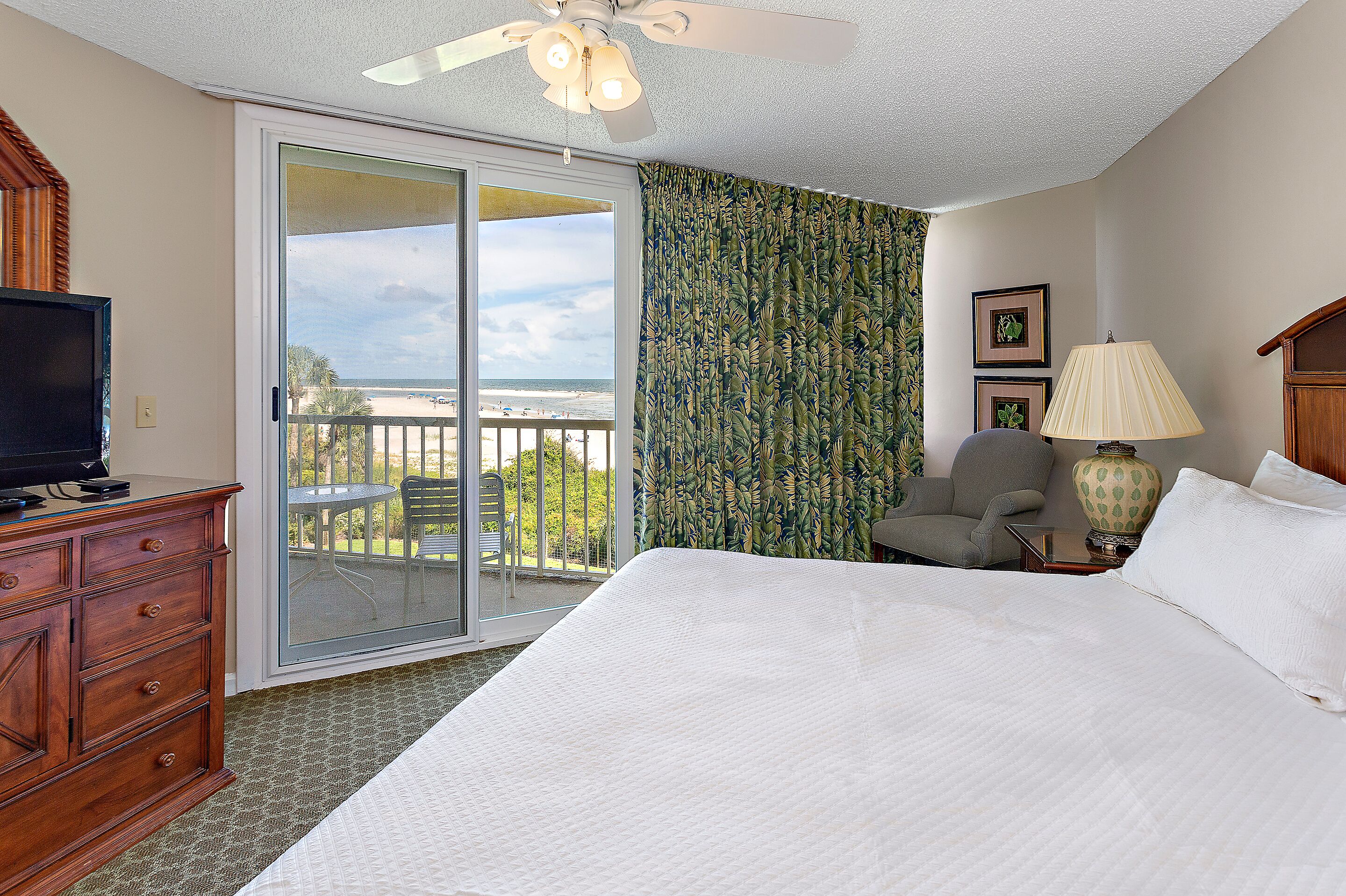 1 bedroom, hypo-allergenic bedding, pillow-top beds, in-room safe