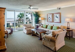 Vila, 2 kamar tidur, tepi laut | Seprai antialergi, bantalan ekstra lembut, brankas, dan meja kerja