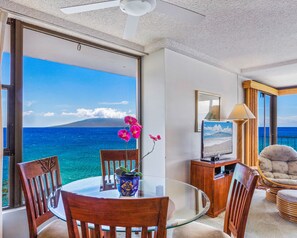 Basic Room, 1 Bedroom (Corner, Specific Unit May Vary) | In-room dining