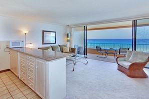 Standard Room, 1 Bedroom (Specific Unit May Vary) | Living area