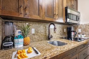 Studio, Ocean View (Ocean View Studio -1 King & Sofa Bed) | Bathroom