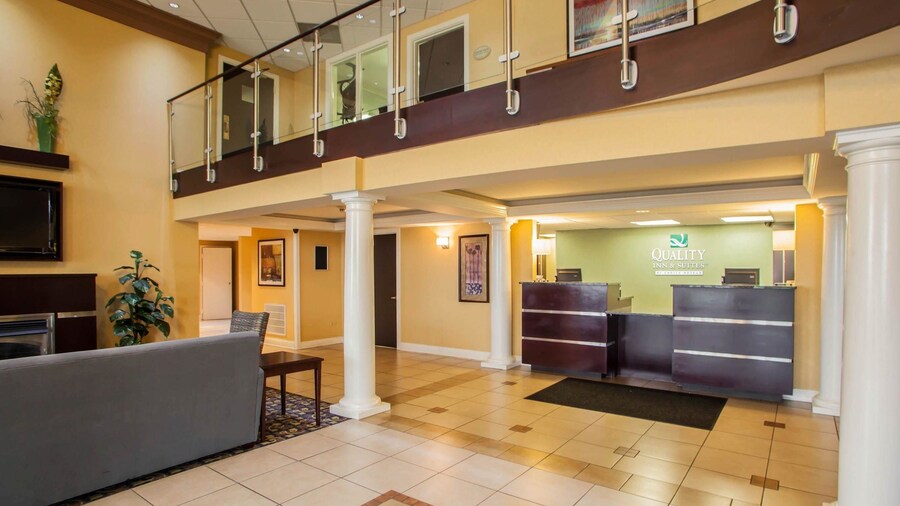 Quality Inn and Suites St Charles - West Chicago