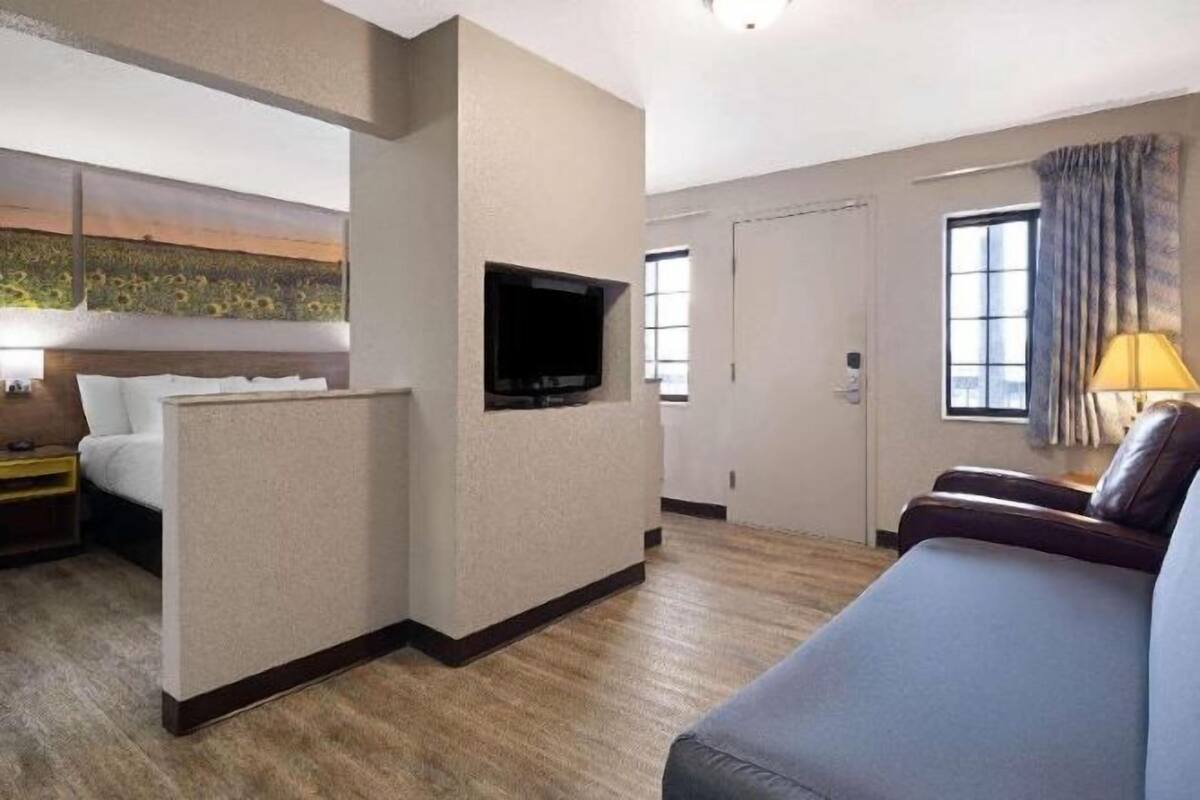 In-room safe, desk, cribs (free), rollaway beds (surcharge)
