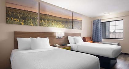 Days Inn & Suites by Wyndham Kokomo