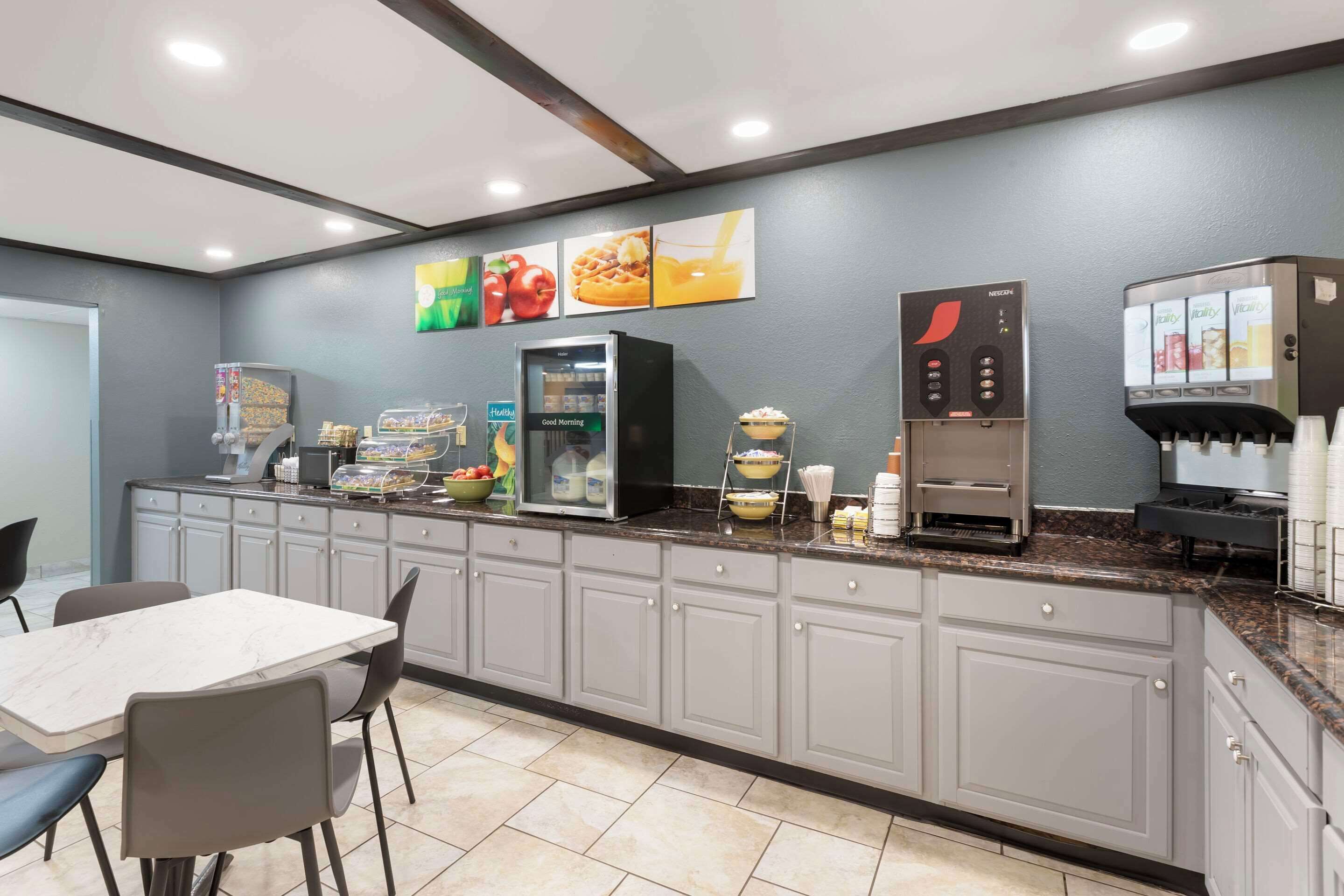 Petit déjeuner continental compris tous les jours