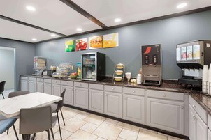 Free daily continental breakfast