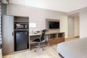 Room, 1 King Bed, Non Smoking | Desk, laptop workspace, iron/ironing board, cribs/infant beds