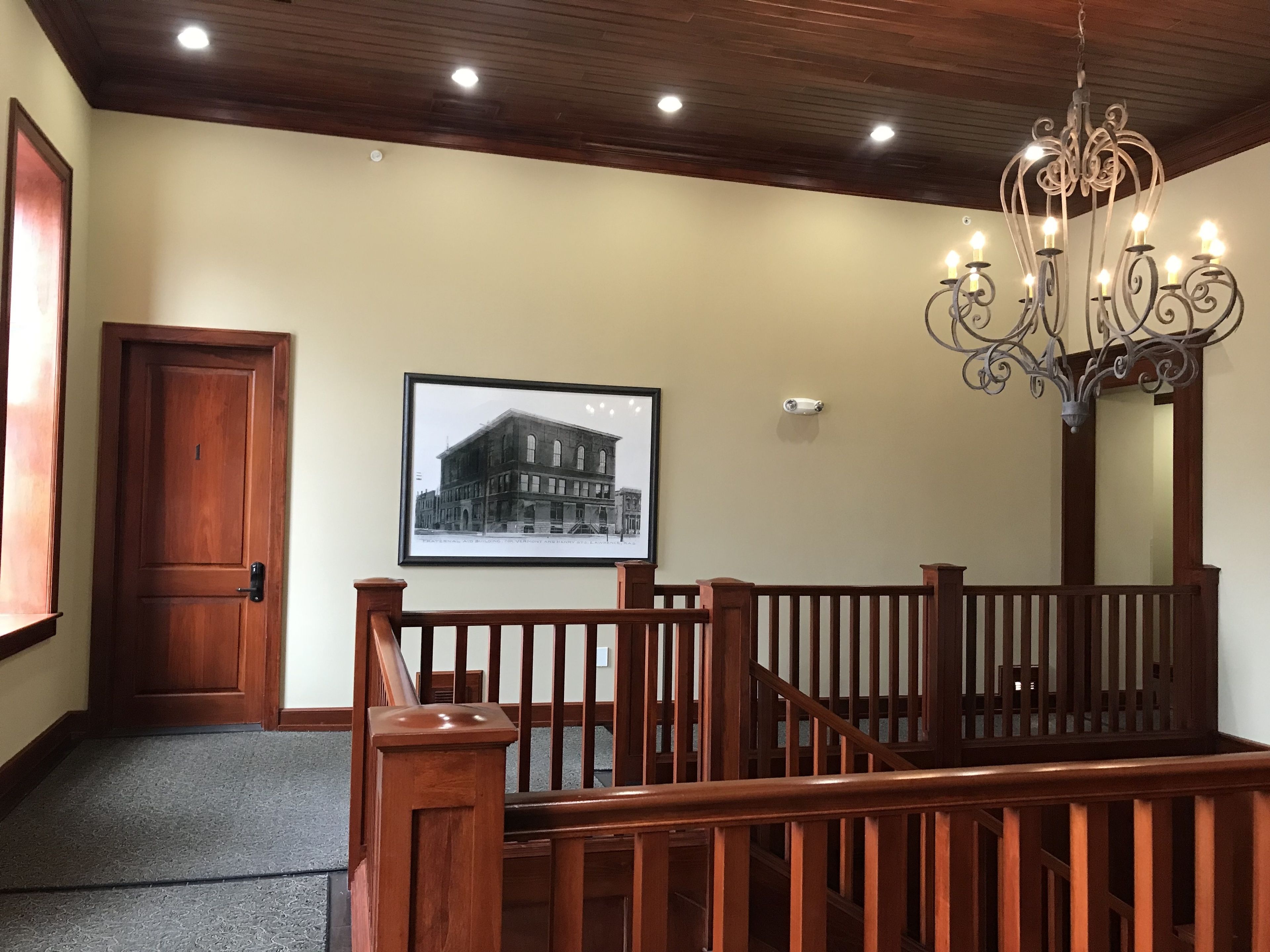 Suite, 1 King Bed, Kitchenette, Annex Building | In-room safe, desk, iron/ironing board, cots/infant beds