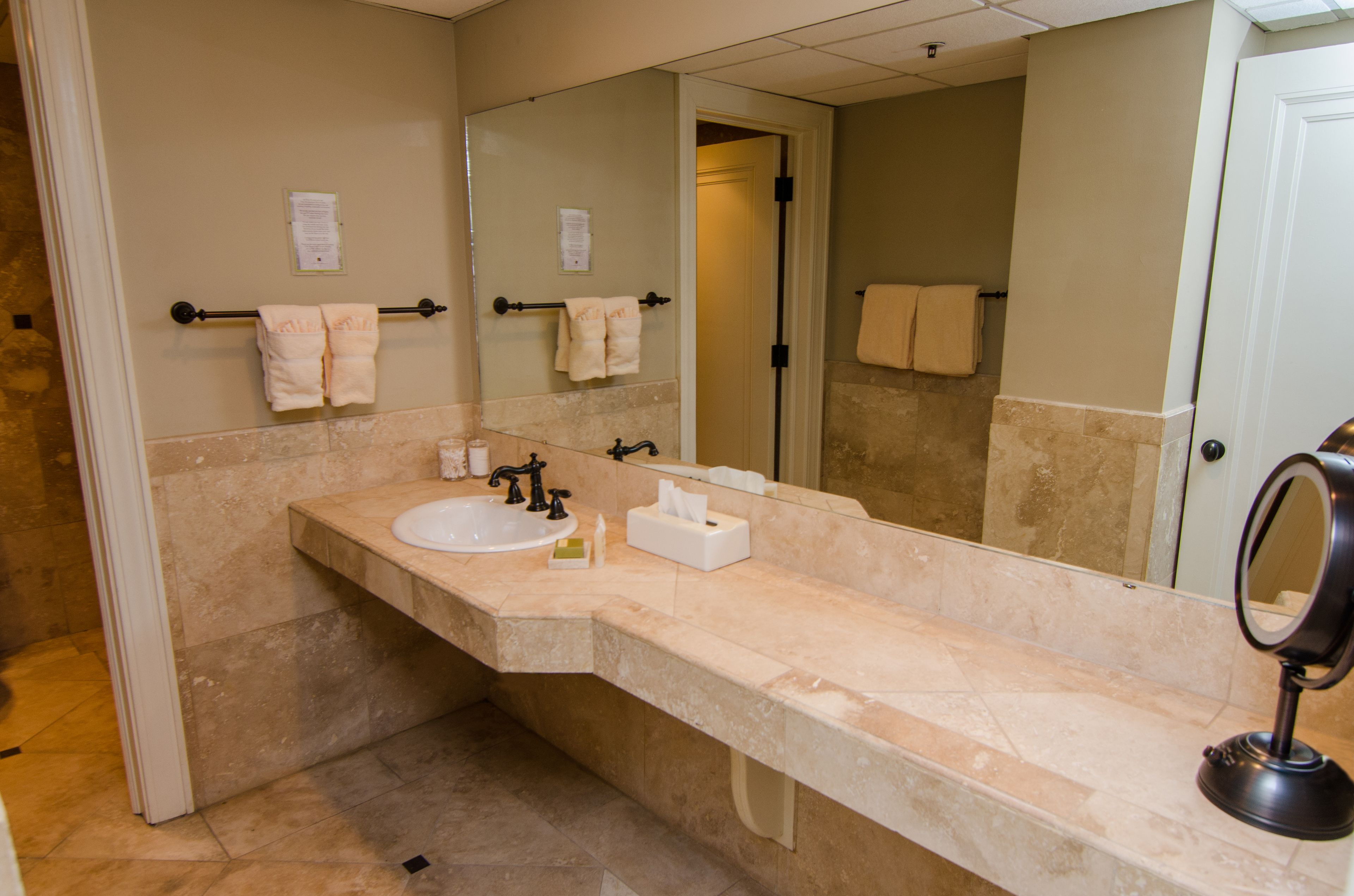 premier room, 2 double beds, non smoking | bathroom | combined shower/bathtub, free toiletries, towels