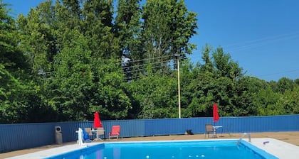 AmeriVu Inn & Suites - Gilbertsville