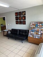 Sala de estar en el lobby