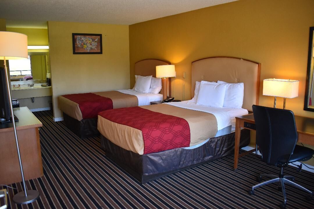 Egyptian cotton sheets, premium bedding, Select Comfort beds, desk