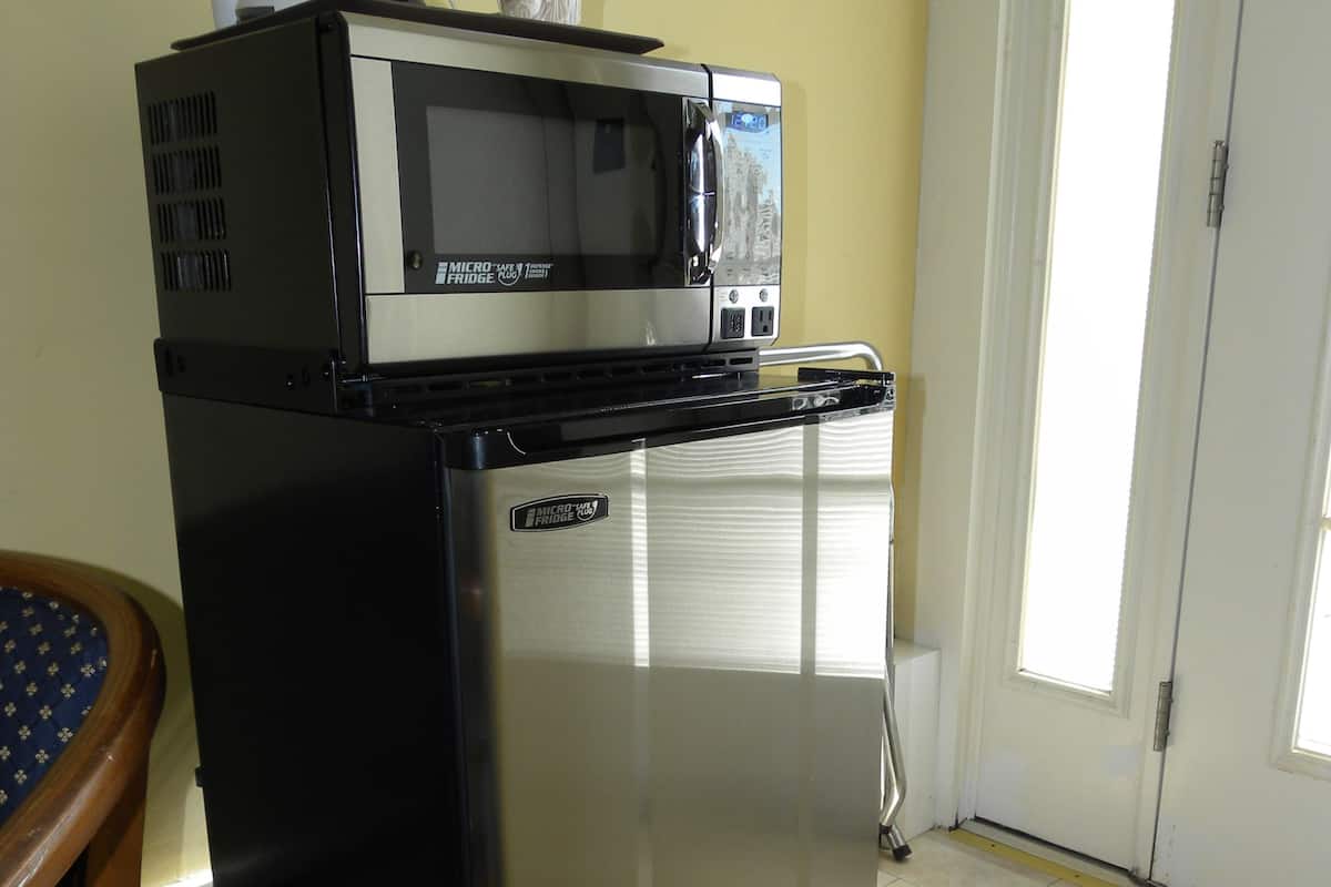 standard room, 1 king bed | mini fridge