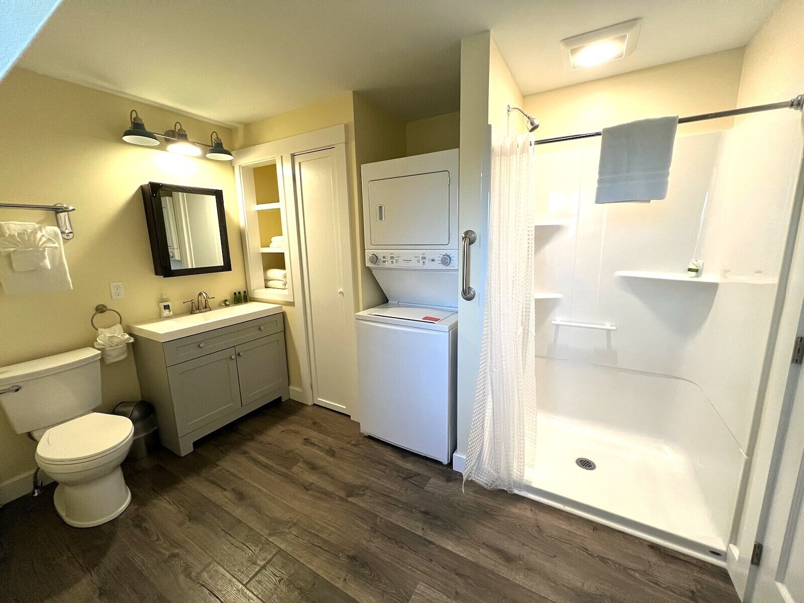 comfort apartment | bathroom | eco-friendly toiletries