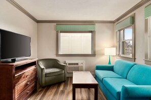 객실 내 금고, 책상, 암막 커튼, 다리미/다리미판