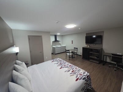 Red Roof Inn Sutton