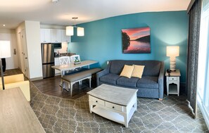 Habitación, 1 habitación, 2 baños | Cocineta privada | Refrigerador, microondas, cafetera y tetera y tostadora 