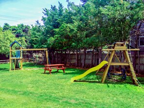 Área de juegos infantiles al aire libre