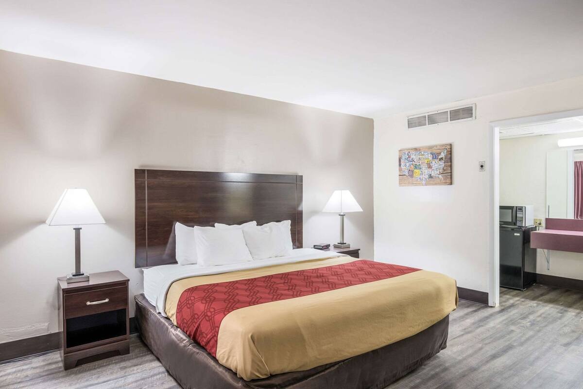 Free cribs/infant beds, rollaway beds, free WiFi, bed sheets