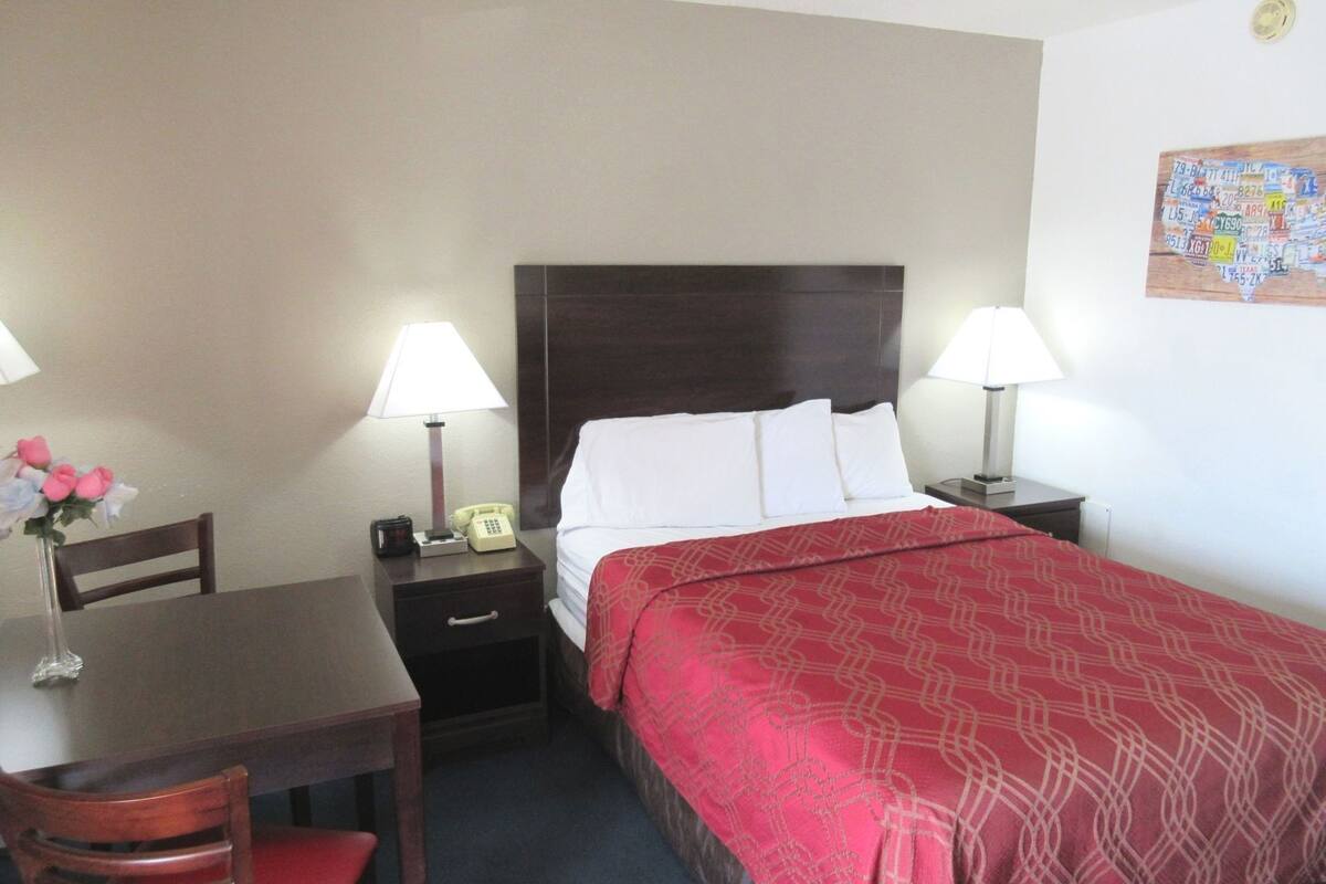 Free cribs/infant beds, rollaway beds, free WiFi, bed sheets
