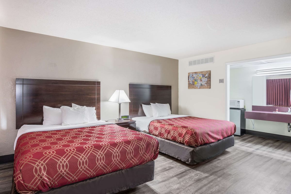 Free cots/infant beds, rollaway beds, free WiFi, bed sheets