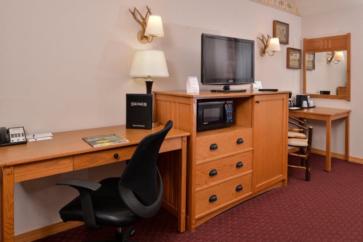 deluxe room, 1 king bed | room amenity