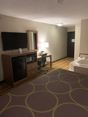 Room, 1 King Bed, Non Smoking (Jetted Tub)