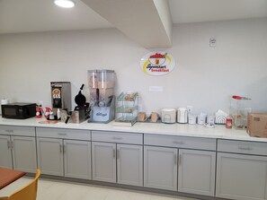Café da manhã continental grátis todos os dias