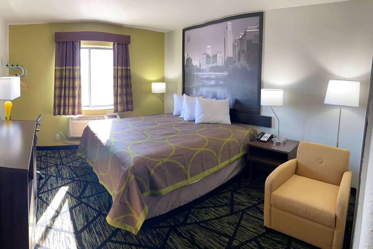 Desk, laptop workspace, free WiFi, bed sheets