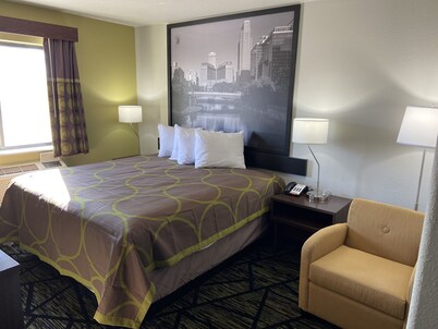 Super 8 by Wyndham York NE