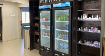 Super 8 by Wyndham York NE