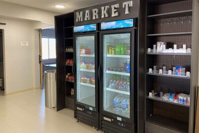 Super 8 by Wyndham York NE