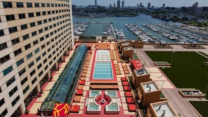 A high-rise hotel with a rooftop pool and marina views. - Golden Nugget (Atlantic City)