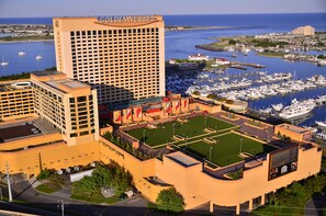 Located on the waterfront, the hotel offers stunning views of the marina and surrounding cityscape.