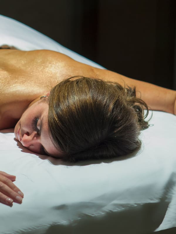 Sauna, hot tub, steam room, body treatments, aromatherapy, body wraps