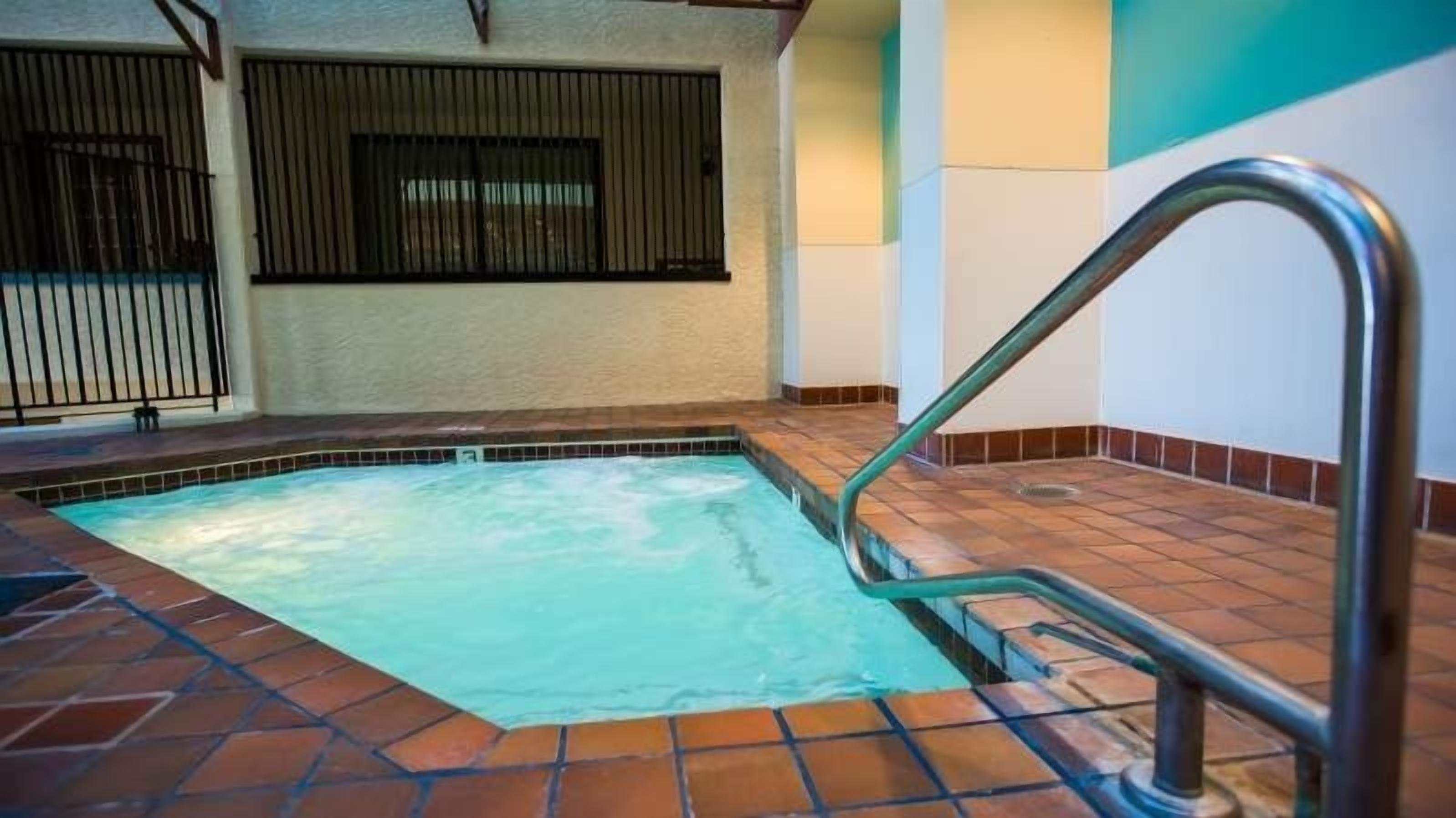 Estudio | Piscina | Una piscina cubierta