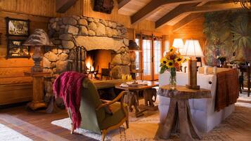 Free WiFi, bed sheets, alarm clocks