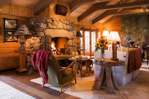 Kostenloses WLAN, Bettwäsche, Wecker