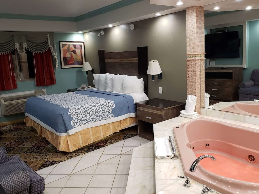 Individueel gedecoreerd, individueel gemeubileerd, een bureau