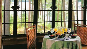 Dining - The Point (Saranac Lake)