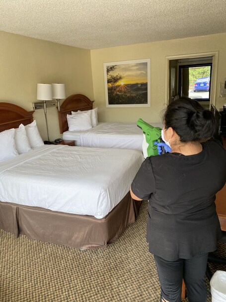 Days Inn by Wyndham Asheville West - Image 26