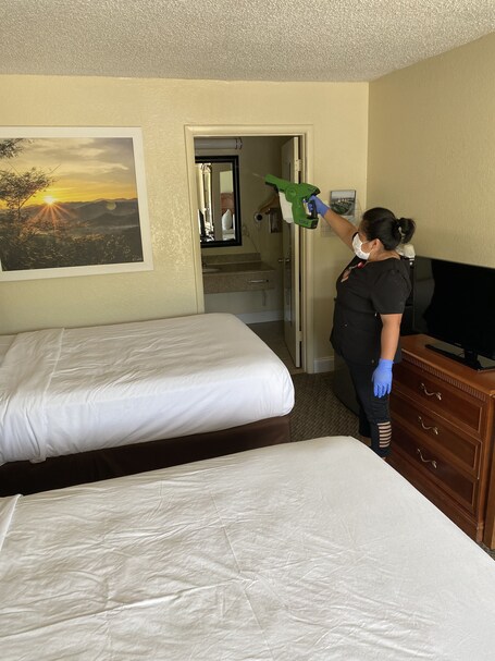 Days Inn by Wyndham Asheville West - Image 23