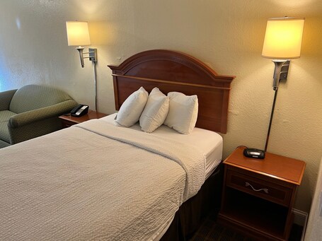 Days Inn by Wyndham Asheville West - Image 31