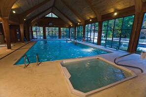 Indoor pool, 2 outdoor pools