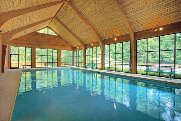 Indoor pool, 2 outdoor pools