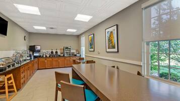 Free daily buffet breakfast